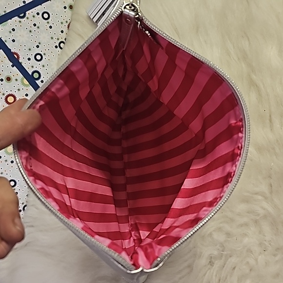 Victoria's Secret silver tone vegan leather bag pouch zippered 10x11 inches - Picture 4 of 8